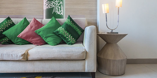 نحوه شستشوی انواع لک مبل در خانه